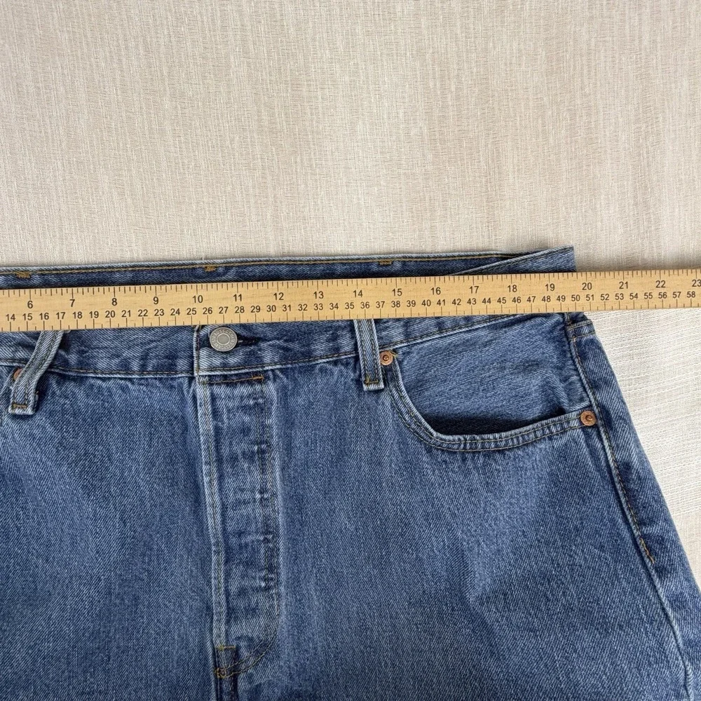 Levis 501 Button Fly‎ Men's Jeans 40x30 Original Fit Denim Med Wash 100% Cotton
